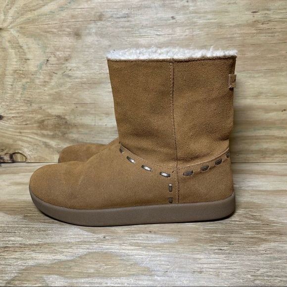 Sanuk Toasty Tails Women's Short Boots Size 10
Chestnut Faux Fur Warm Comfort - Picture 3 of 12